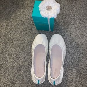 Size 8 white diamond tieks